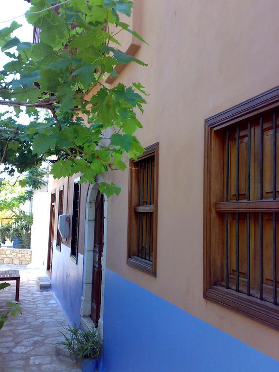 Karnayo Hotel Meyísti Exterior foto